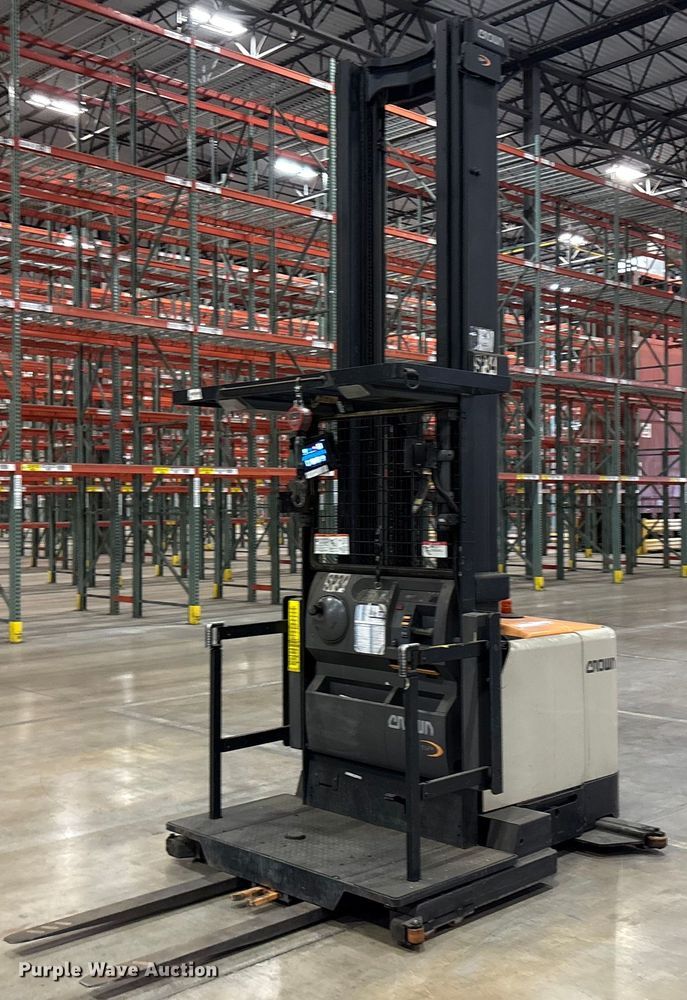 image for item EU4548 2018 Crown SP4050-30 order picker