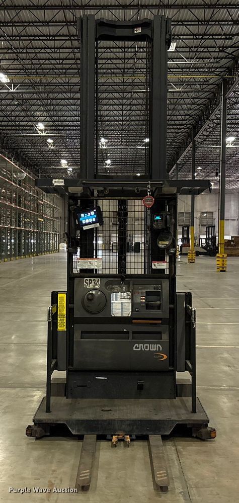 image for item EU4548 2018 Crown SP4050-30 order picker