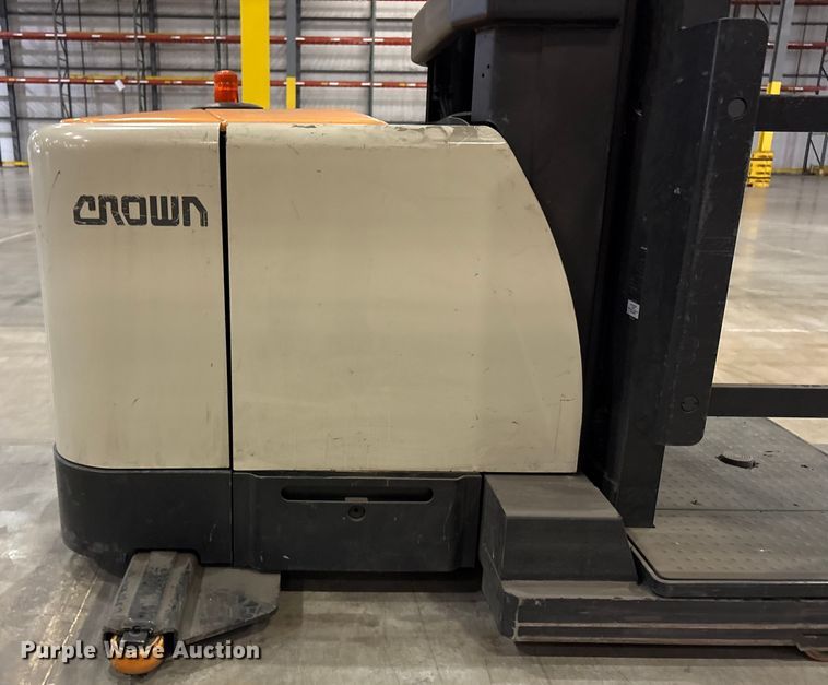 image for item EU4548 2018 Crown SP4050-30 order picker