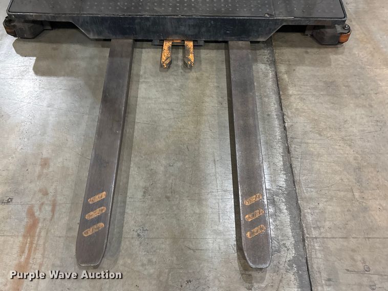 image for item EU4548 2018 Crown SP4050-30 order picker