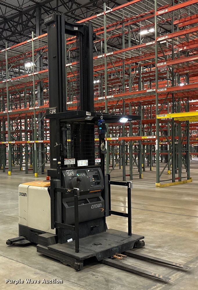 image for item EU4549 2018 Crown SP4050-30 order picker