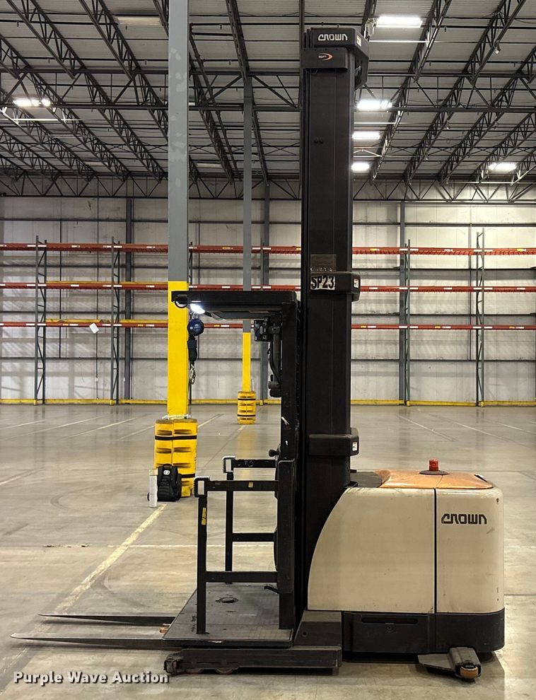 image for item EU4549 2018 Crown SP4050-30 order picker