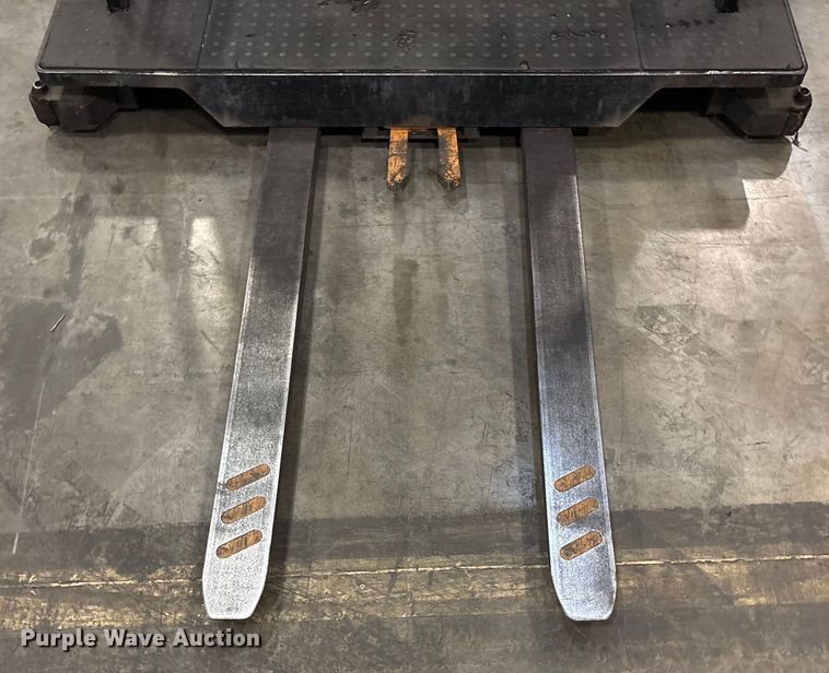 image for item EU4549 2018 Crown SP4050-30 order picker