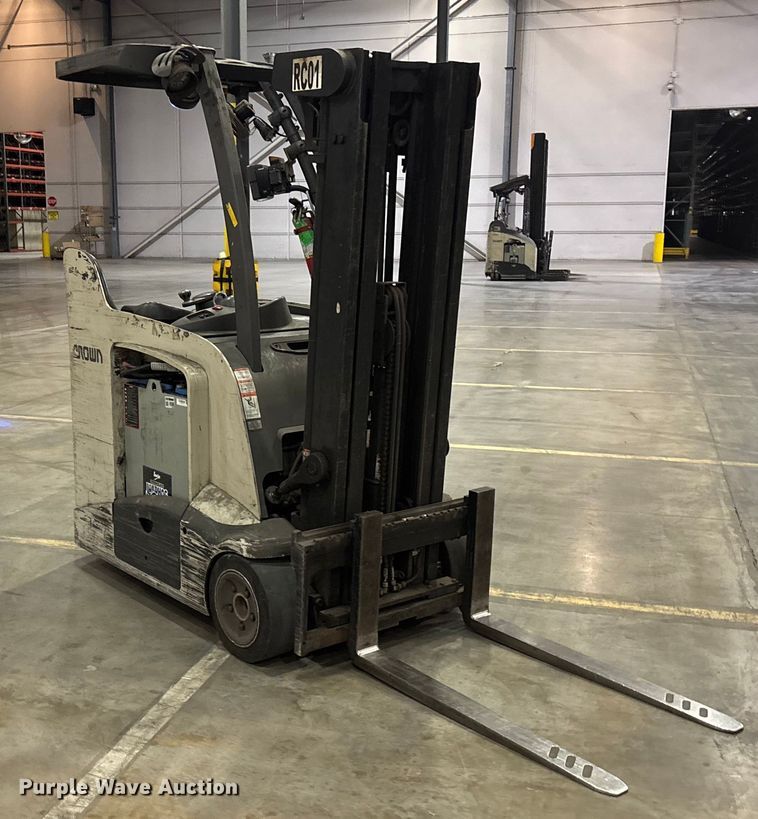 image for item EU4550 2017 Crown RC5545-45 forklift