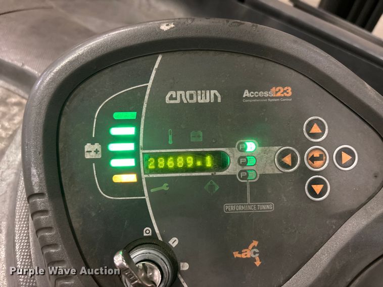 image for item EU4550 2017 Crown RC5545-45 forklift