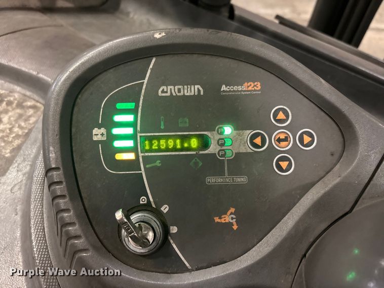 image for item EU4550 2017 Crown RC5545-45 forklift