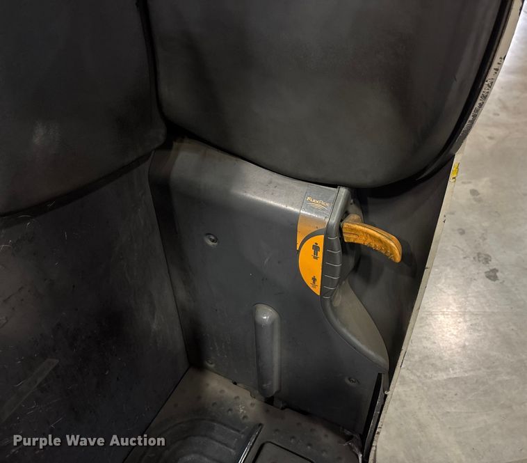 image for item EU4550 2017 Crown RC5545-45 forklift