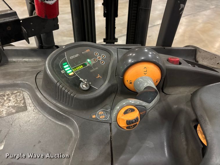 image for item EU4550 2017 Crown RC5545-45 forklift