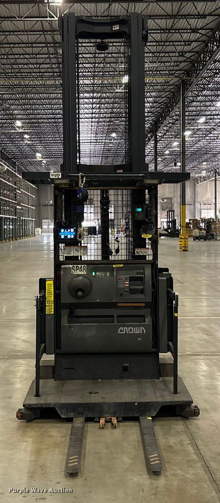 image for item EU4553 2020 Crown SP4050-30 order picker