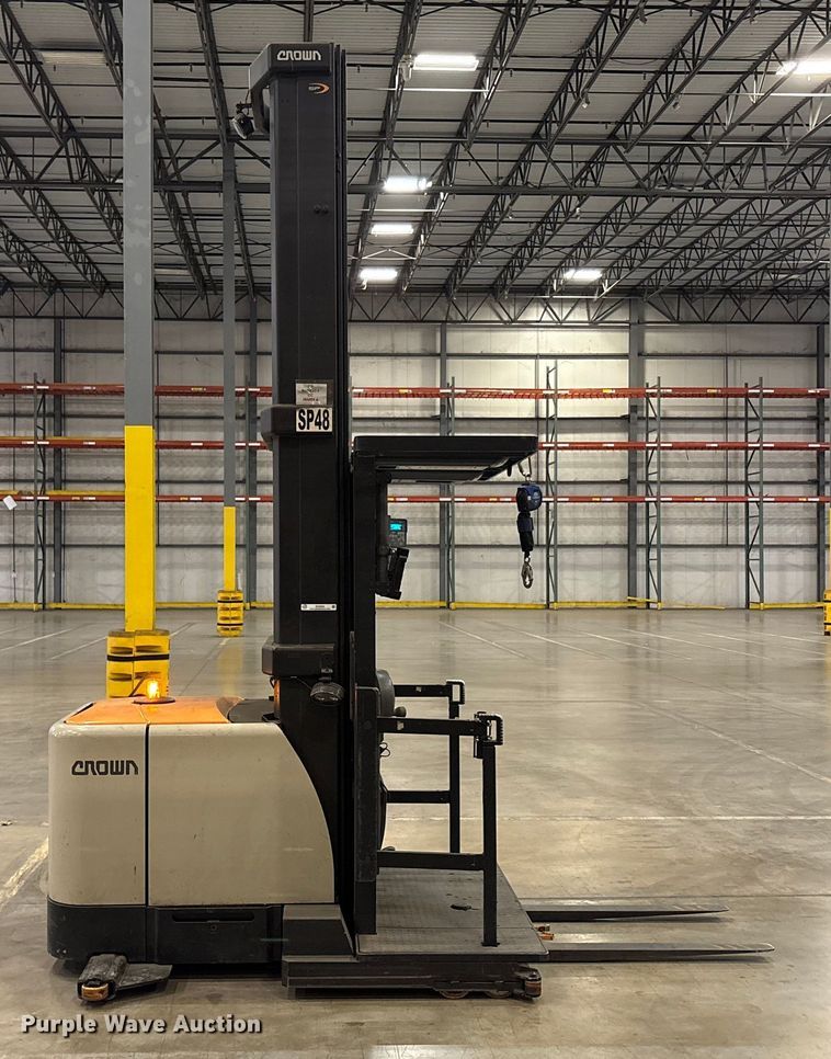 image for item EU4553 2020 Crown SP4050-30 order picker