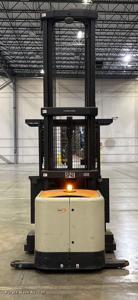 image for item EU4553 2020 Crown SP4050-30 order picker