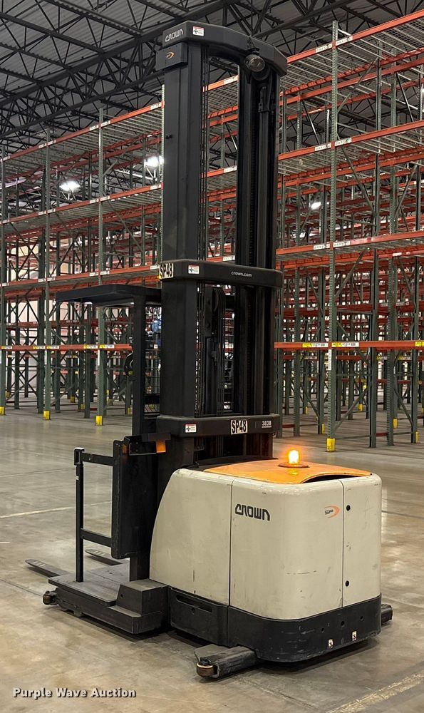 image for item EU4553 2020 Crown SP4050-30 order picker