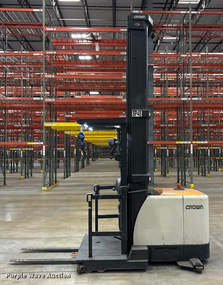 image for item EU4553 2020 Crown SP4050-30 order picker