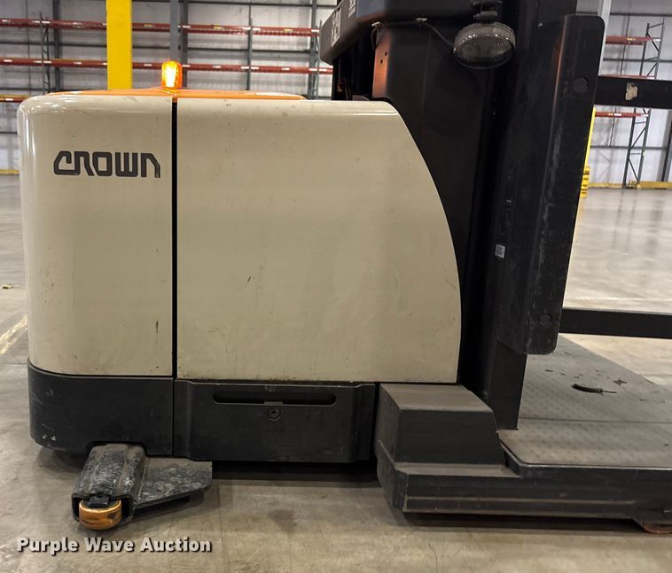 image for item EU4553 2020 Crown SP4050-30 order picker