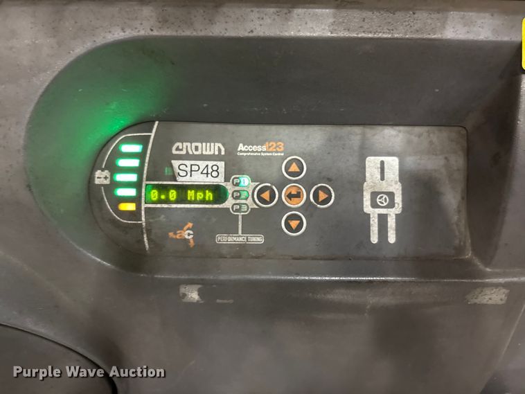 image for item EU4553 2020 Crown SP4050-30 order picker