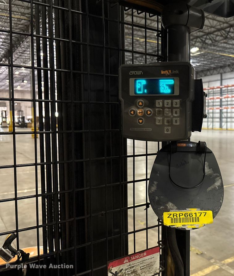 image for item EU4553 2020 Crown SP4050-30 order picker