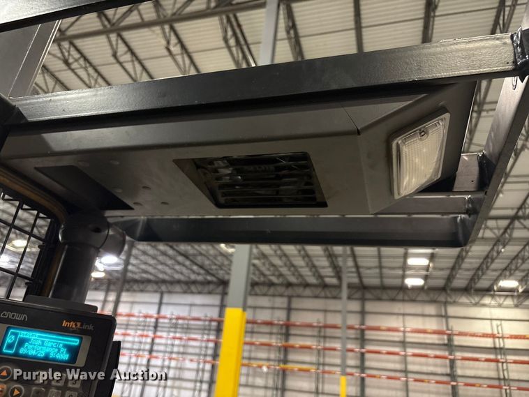 image for item EU4553 2020 Crown SP4050-30 order picker