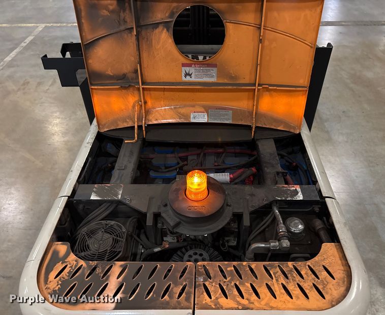 image for item EU4553 2020 Crown SP4050-30 order picker