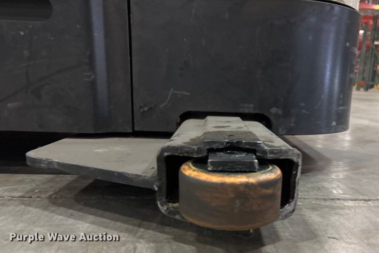 image for item EU4553 2020 Crown SP4050-30 order picker