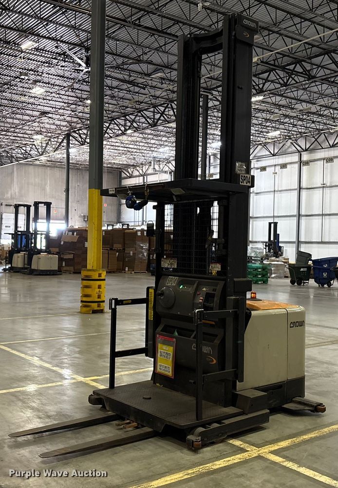 image for item EU7001 2017 Crown SP4050-30 order picker