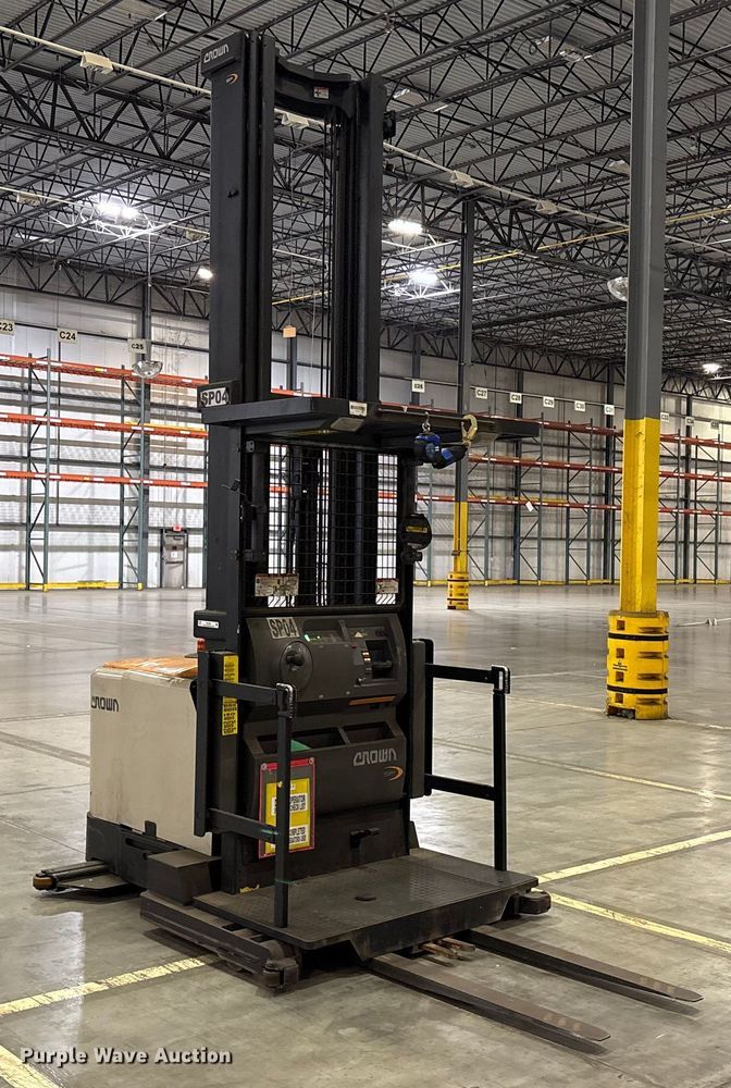 image for item EU7001 2017 Crown SP4050-30 order picker