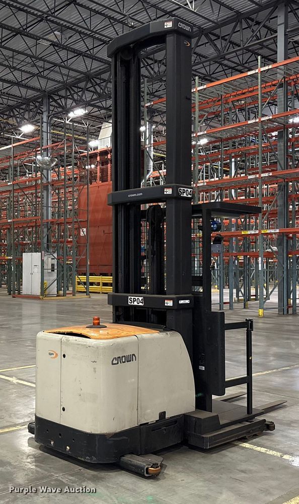 image for item EU7001 2017 Crown SP4050-30 order picker