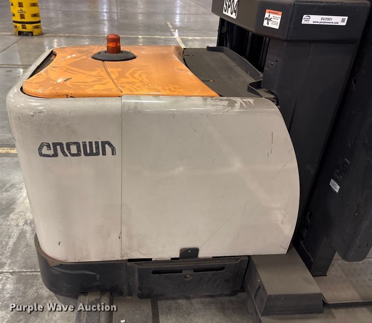 image for item EU7001 2017 Crown SP4050-30 order picker