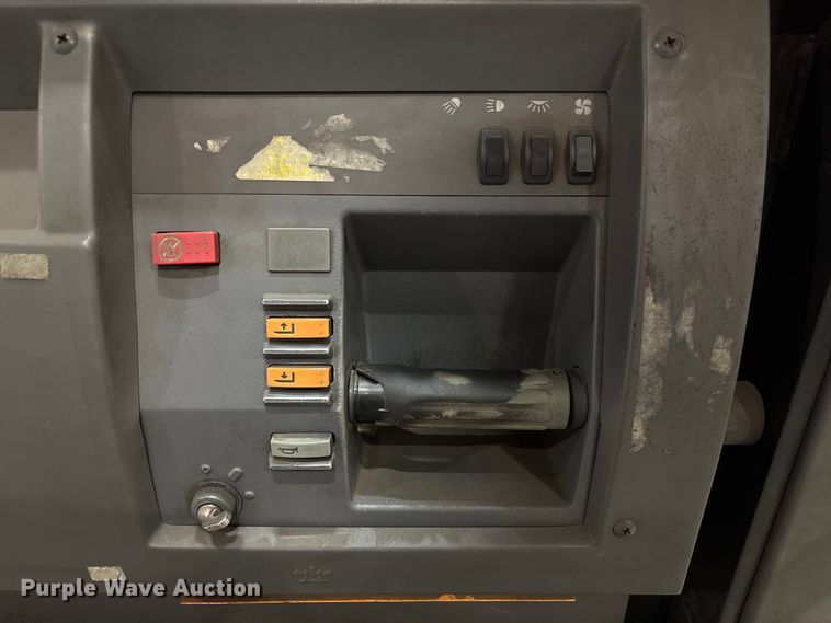 image for item EU7001 2017 Crown SP4050-30 order picker