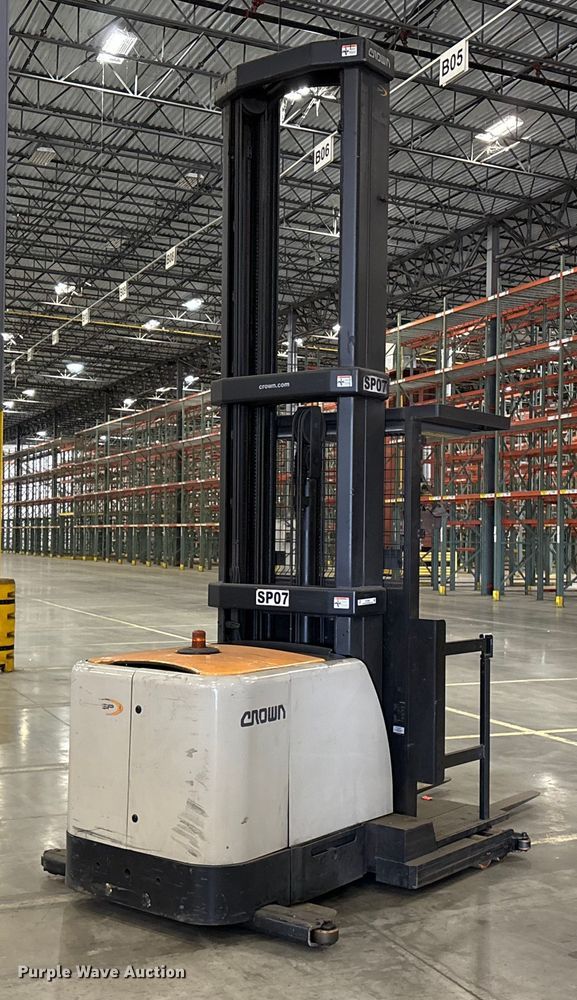 image for item EU7002 2017 Crown SP4050-30 order picker