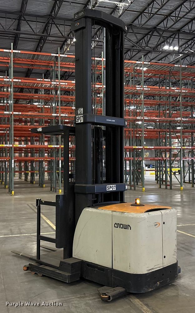 image for item EU7002 2017 Crown SP4050-30 order picker