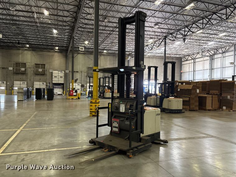 image for item EU7002 2017 Crown SP4050-30 order picker