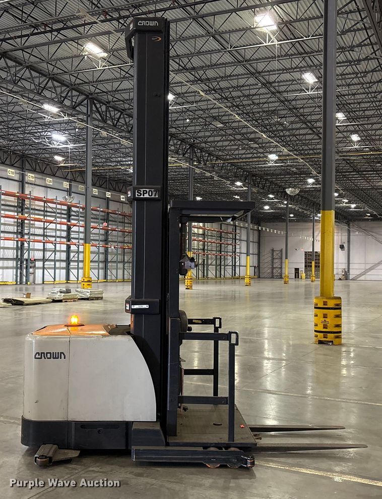 image for item EU7002 2017 Crown SP4050-30 order picker