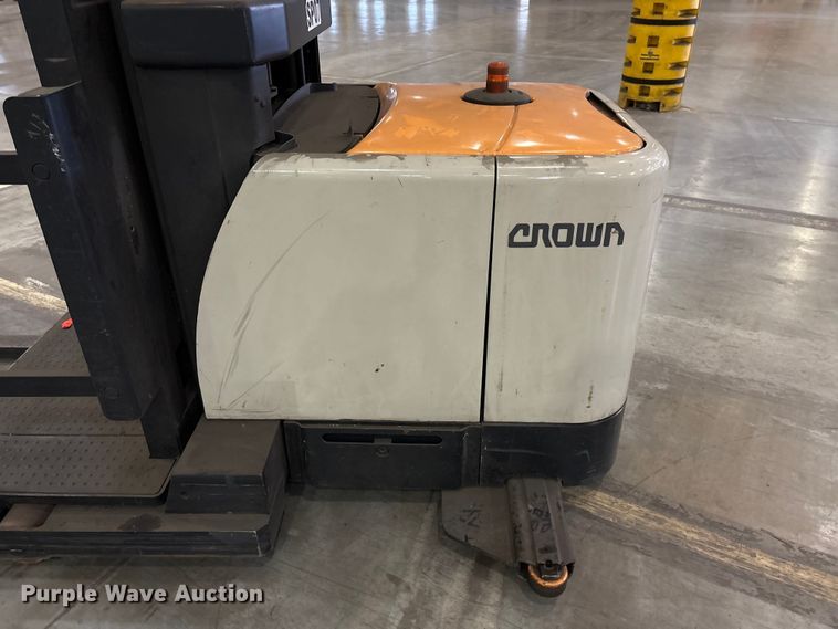 image for item EU7002 2017 Crown SP4050-30 order picker