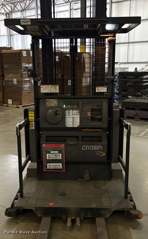 image for item EU7002 2017 Crown SP4050-30 order picker