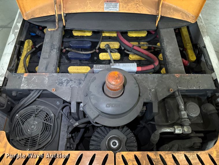 image for item EU7002 2017 Crown SP4050-30 order picker