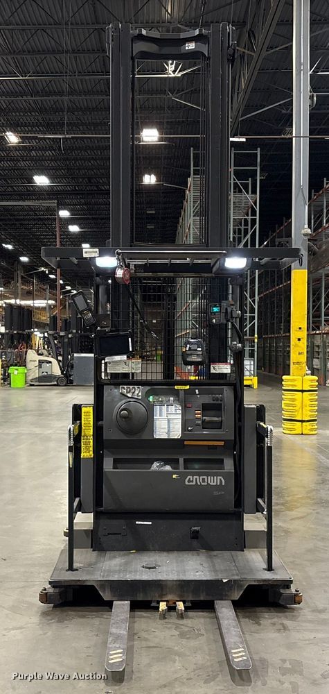 image for item EU7004 2018 Crown SP4050-30 order picker