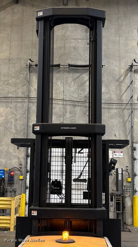 image for item EU7004 2018 Crown SP4050-30 order picker