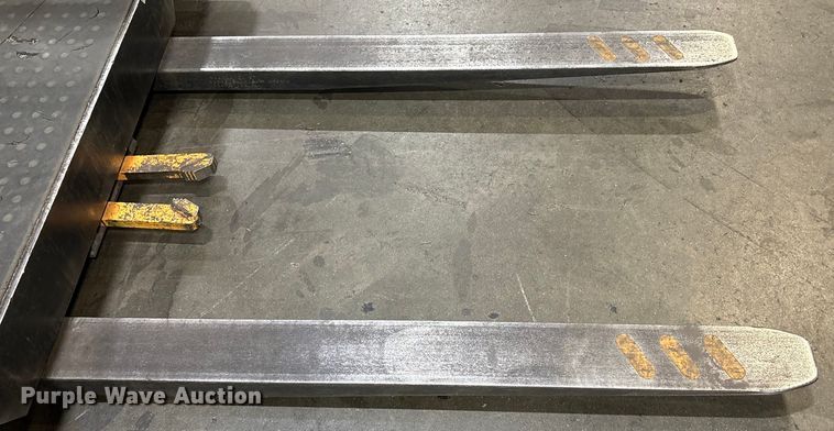 image for item EU7004 2018 Crown SP4050-30 order picker