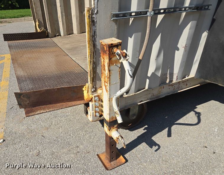 image for item EV1550 Loading dock