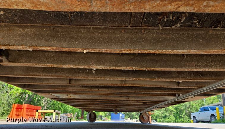 image for item EV1550 Loading dock