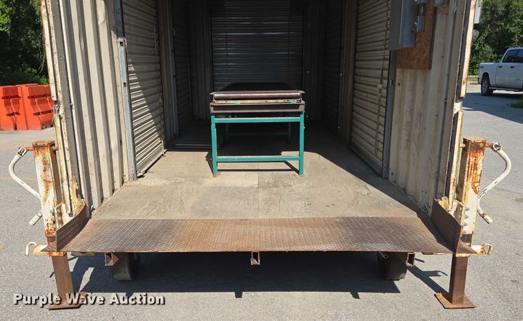 image for item EV1550 Loading dock