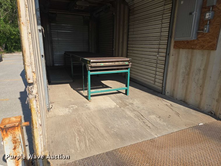 image for item EV1550 Loading dock