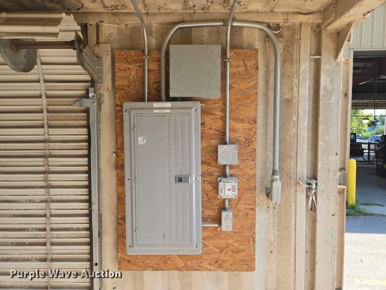 image for item EV1550 Loading dock