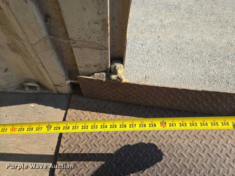 image for item EV1550 Loading dock