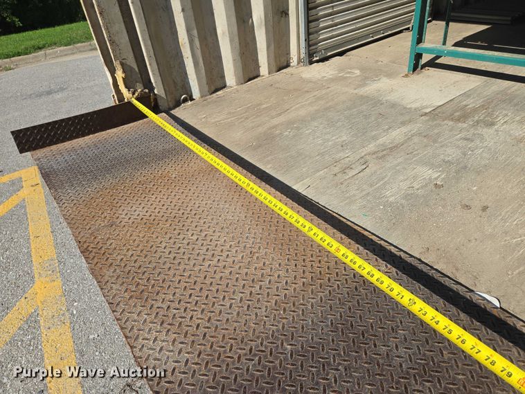 image for item EV1550 Loading dock