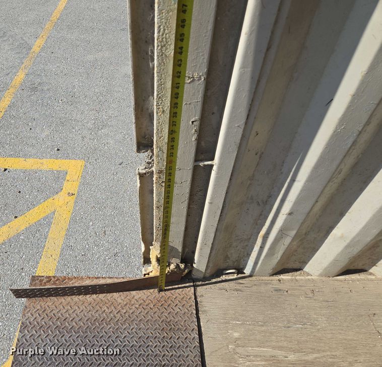 image for item EV1550 Loading dock