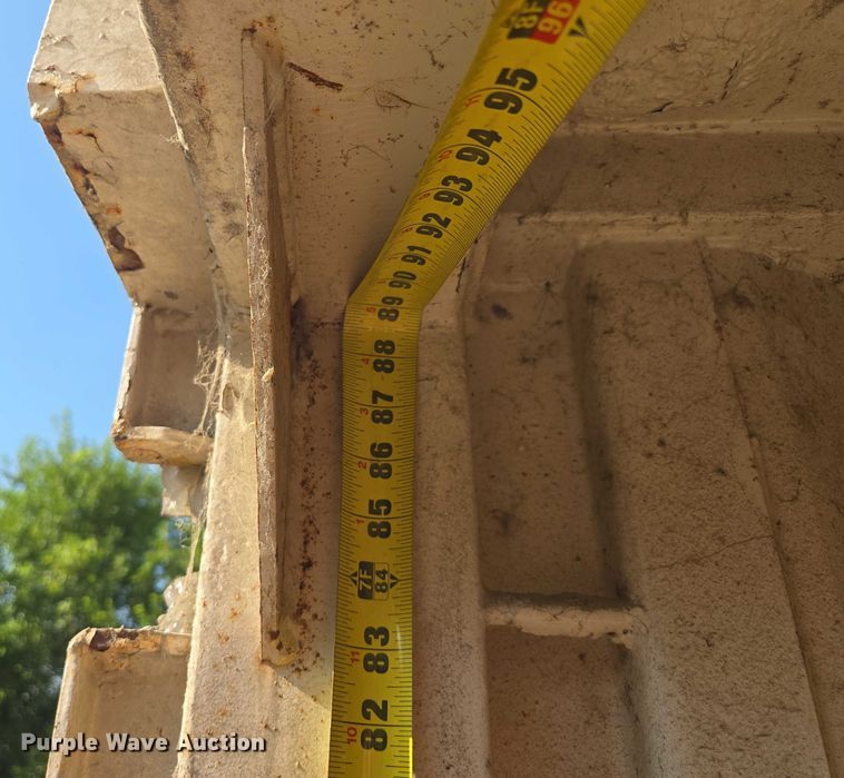 image for item EV1550 Loading dock