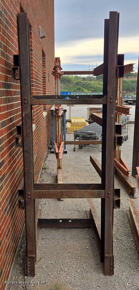 image for item EV1629 Cantilever racking 