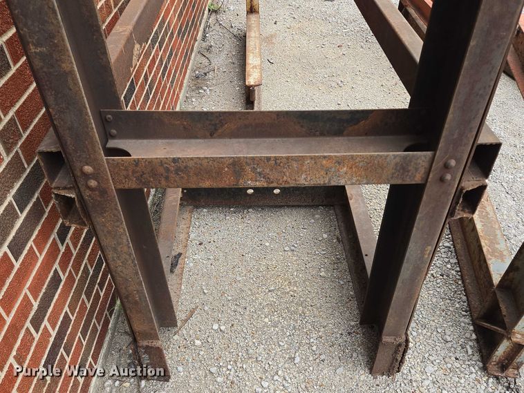 image for item EV1629 Cantilever racking 