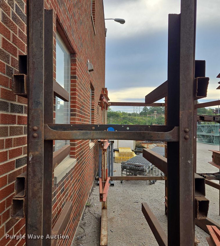 image for item EV1629 Cantilever racking 